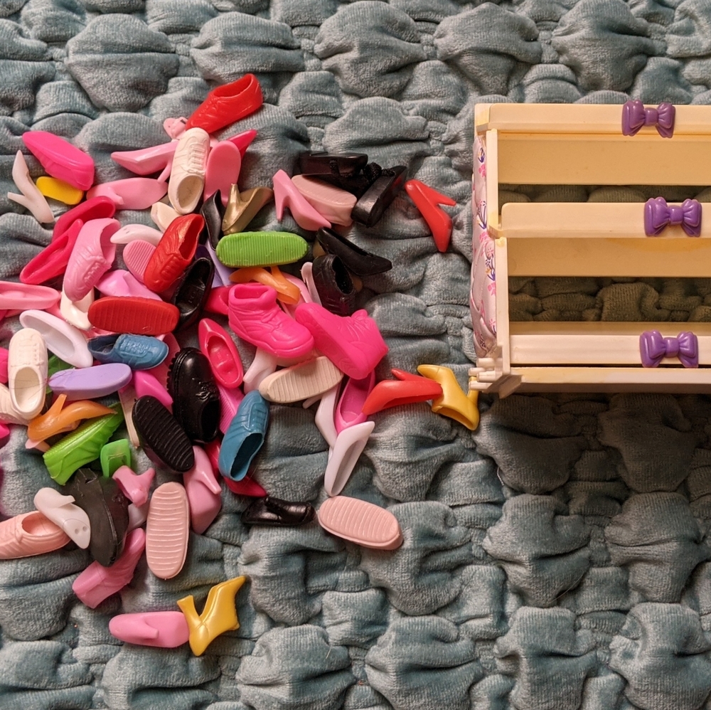Barbie Lot - Shoes and Shoe Rack